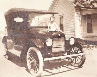 Original Model T Era Car Photo, Sepia Snapshot Automobile Photograph, Antique Car, Genuine Photograph, 1920s Snap Shot Baby On Car Hood
