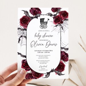 Halloween Baby Shower Invitation, Halloween, Gotico, Carrozzina, Pipistrelli, Floreale, Neutro, Ragazzo, Ragazza, Digitale o Stampato