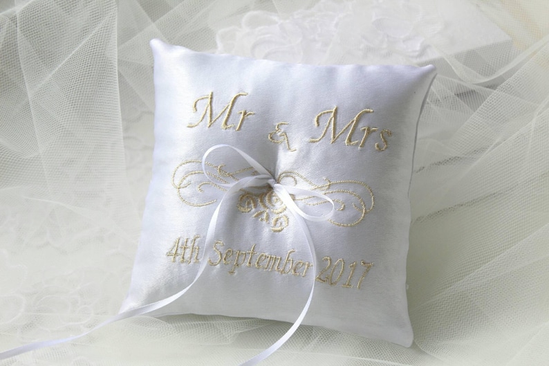 Ring Bearer Pillow Mr /& Mrs Monogrammed Ring Pillow Personalised Gift Custom Made Wedding Pillow White Ring Pillow Ivory Ring Pillow