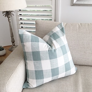 Sjöskumgrönt rutigt örngott: Modern slubbomullskudde