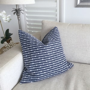 Funda de cojín de rayas costeras: tejido de cesta natural, decoración de casa de playa