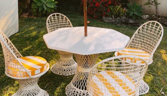 Black and white outlet striped chair pads