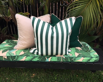 Coussins extérieurs Sunbrella, housse de coussin à rayures vertes, rose et vert, style Hollywood Regency, housses de coussin de style Palm Springs