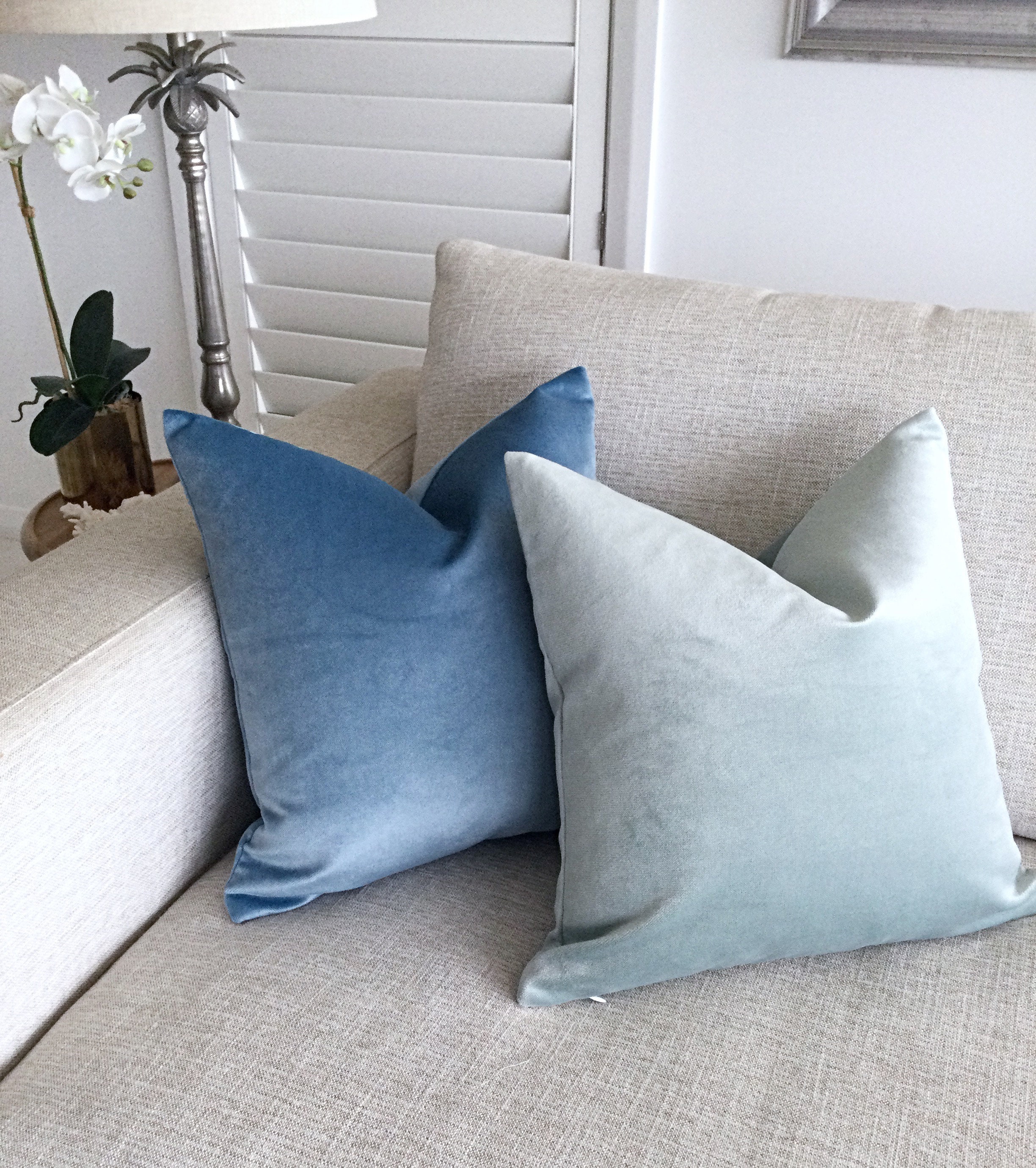 Light blue velvet cushion discount