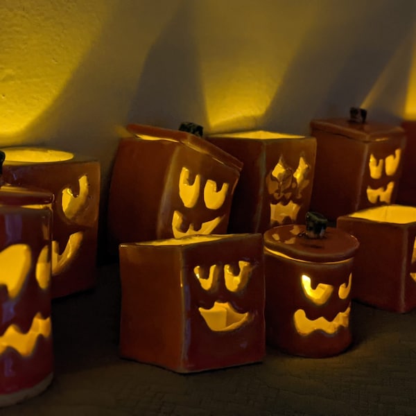 Handmade Cozy Collectible Ceramic Halloween Jack-o-lantern LED night light place setting window decoration