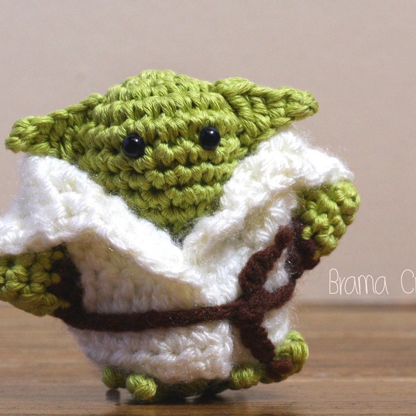 Yoda. Muñeca de ganchillo Star Wars Amigurumi hecha a mano