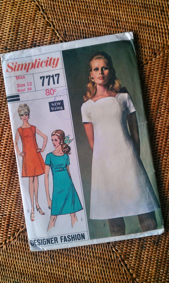 Items similar to Vintage Simplicity dress pattern 1970. Size 34