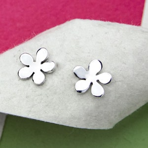 Sterling Silver Flower Stud Earrings Stud Earrings Flower Earrings Nature Jewelry Silver Studs Floral Stud Earrings Sterling Silver