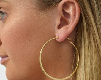 Grandes pendientes de aro martillado en oro, joyas de plata esterlina