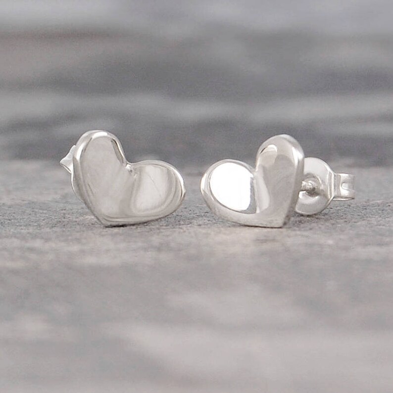 silver heart earrings studs