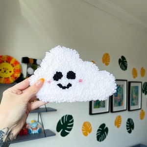 Colgante de pared de nube feliz / Arte de aguja de punzonado, Decoración de guardería, Regalo para baby shower, Para nueva mamá imagen 1