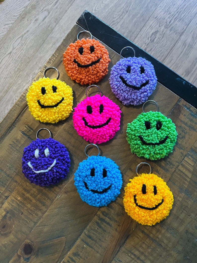 Custom happy key ring, personalised chunky key chain, bag decoration, punch needle accessory, y2k aesthetic, smiling face image 1