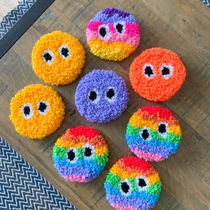 Googley eyed car coasters, set of two or four custom punch needle mug rugs. Rainbow funky car accessories. Y2k aesthetic. 画像 1