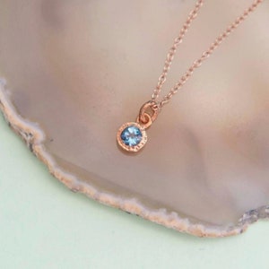 Blauwe Topaas ketting goud november Birthstone ketting voor moeder sierlijke gouden edelsteen ketting Blue Topaz Pandant afbeelding 4