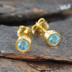 Blue Topaz Necklace Gold November Birthstone Necklace For Mom Dainty Gold Gemstone Necklace Blue Topaz Pandant Stud Earrings