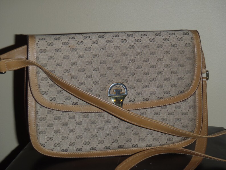 gucci tan clutch