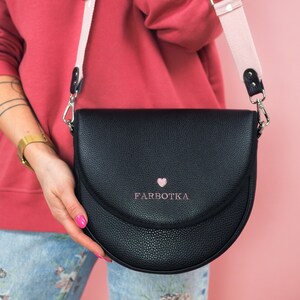 Sac SUN pour femme, en cuir artificiel avec rabat remplaçable. Fait main, coeur, accessoire de mode. Produit polonais.