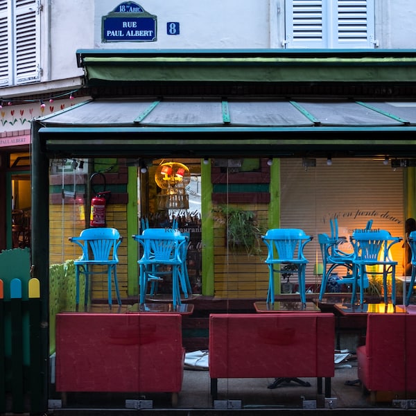 Blue Chairs at L'Eté en Pente Douce, Montmartre, Paris Cafe, Paris Photography, Sacré-Cœur, Paris, France, Charles Lyons Photography