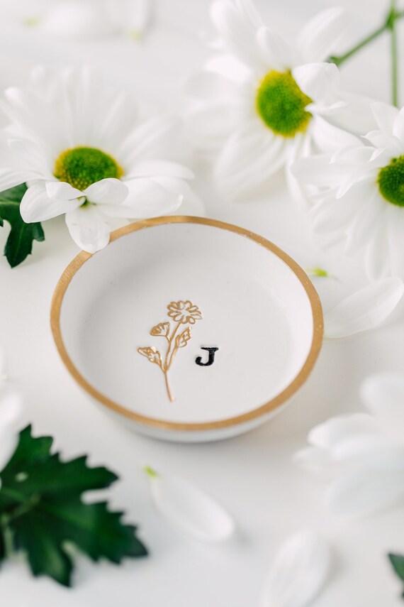 small dish daisy small dish daisy