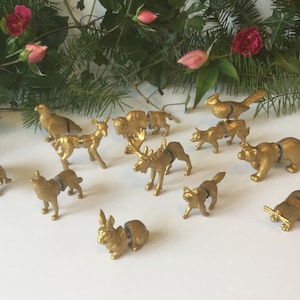 12 Woodland Animal Magnetic Place Card Holders in Gold or Silver