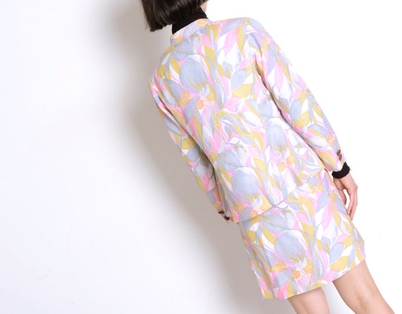 pastel mod 60s suit - image 5