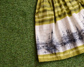 raro vestido estampado de barcos de los años 50