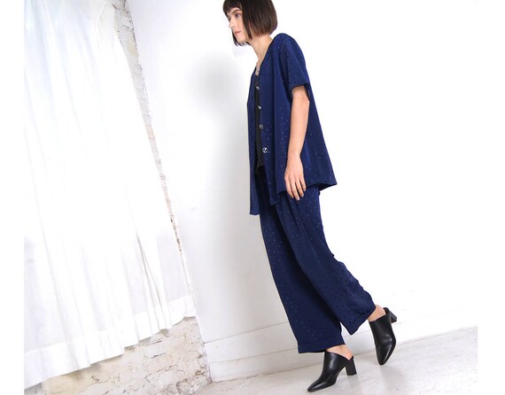 slinky 90s navy pant suit