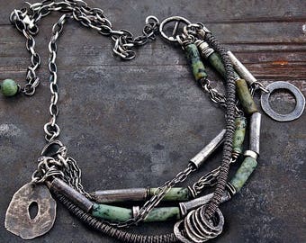 Collar de turquesa africana hecho a mano de plata esterlina oxidada • collar en capas • collar de múltiples hilos • Regalo de cumpleaños para ella