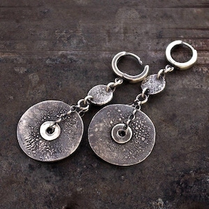 Oxidized silver disc dangle earrings on chain – organic finish