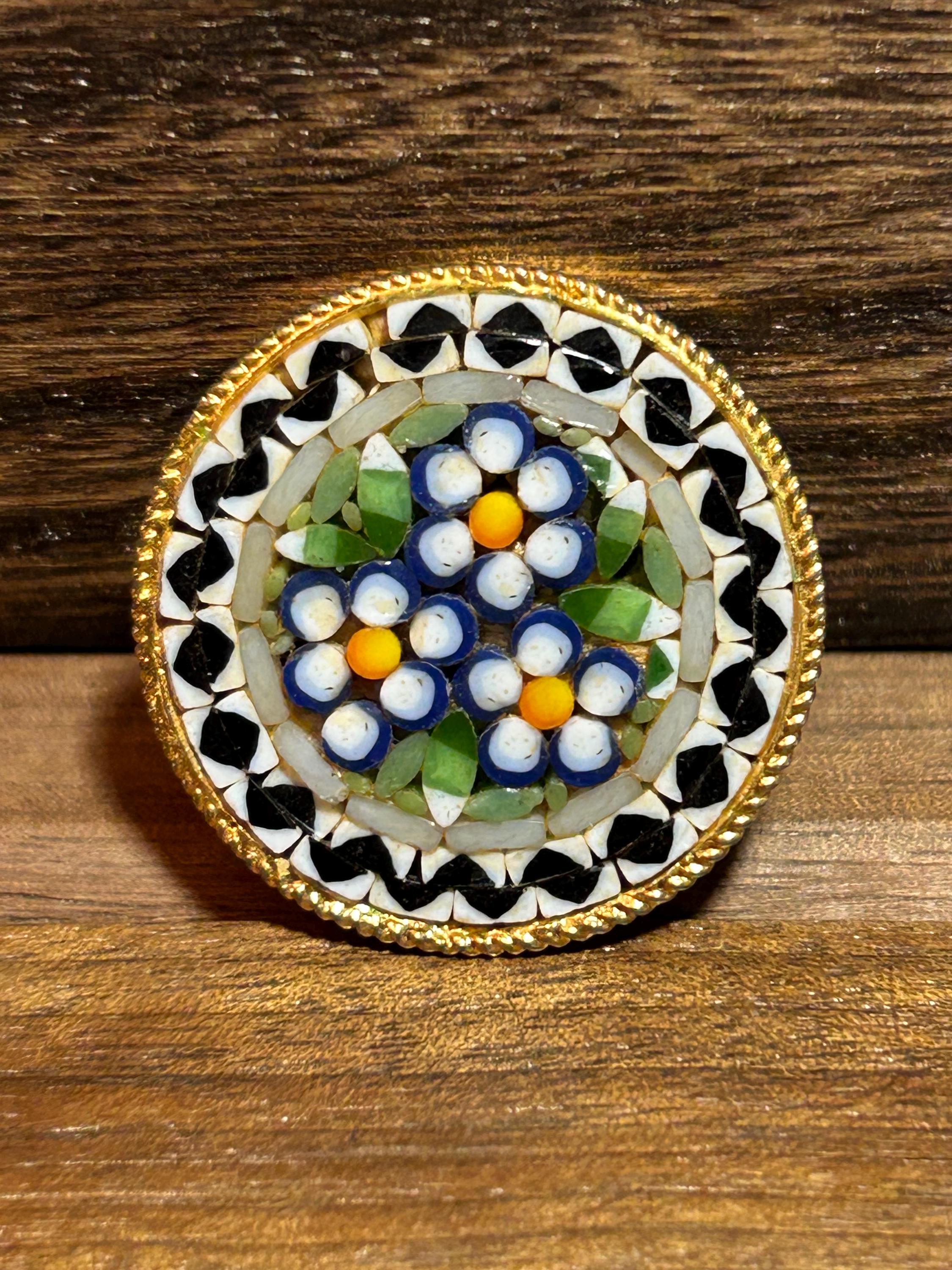 Broche Fantaisie En Micro-mosaïque à Fleurs Miniatures - Bijou Vintage Occasion