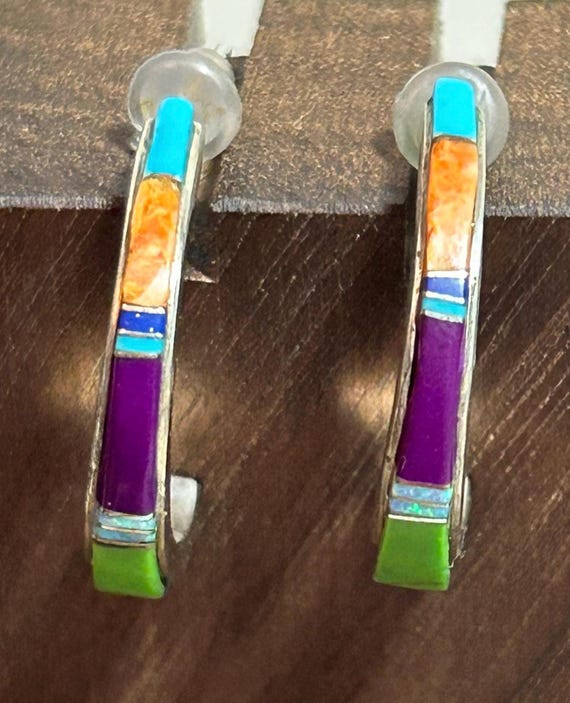 Wonderful Vintage Native American Navajo Gaspeite Opal Sterling Silver Hoop Earrings Wonderful Vintage Native American Navajo Gaspeite Opal Sterling Silver Hoop Earrings