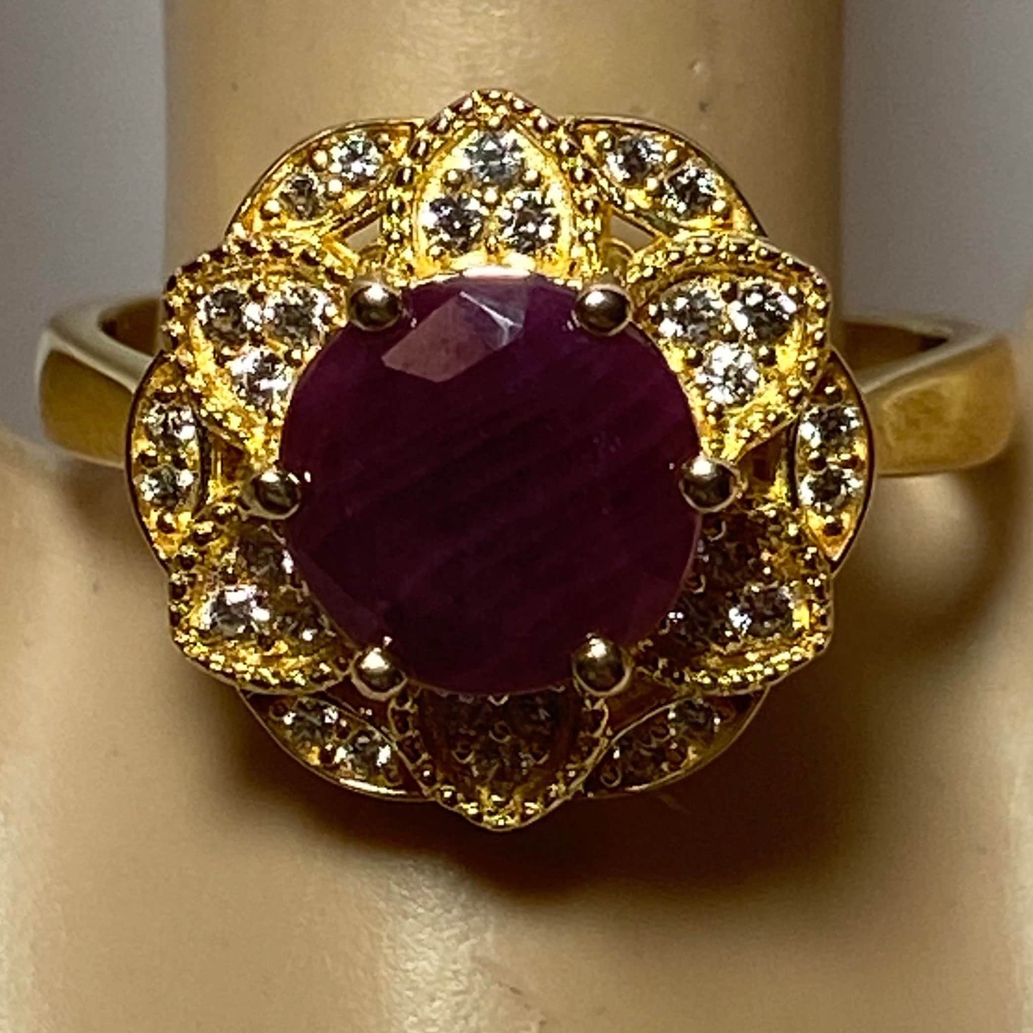 18K Ruby Flower Ring 2.52 CT Sz 8 Multi Stone Cubic Zirconia CZ