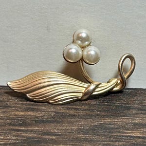 12K Pearl Brooch Pin Celart Mid Century MCM  12KT Gold Filled Floral Flower Vintage Jewelry Southwestern Christmas Birthday Anniversary Gift