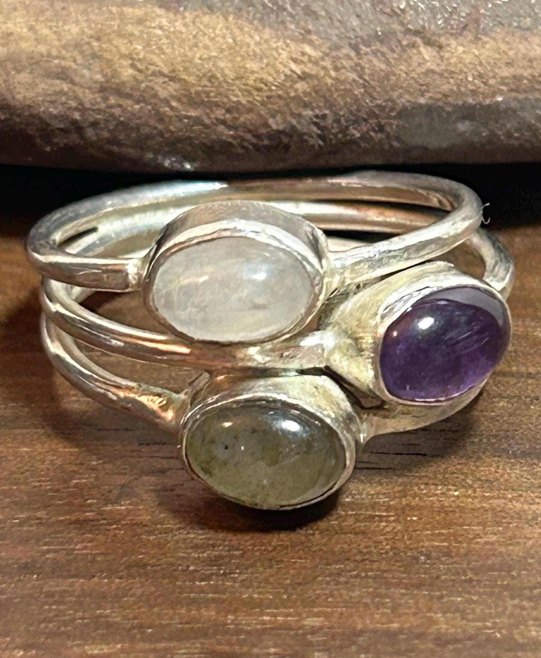 Anillo de plata de ley con múltiples piedras talla 7, piedra lunar