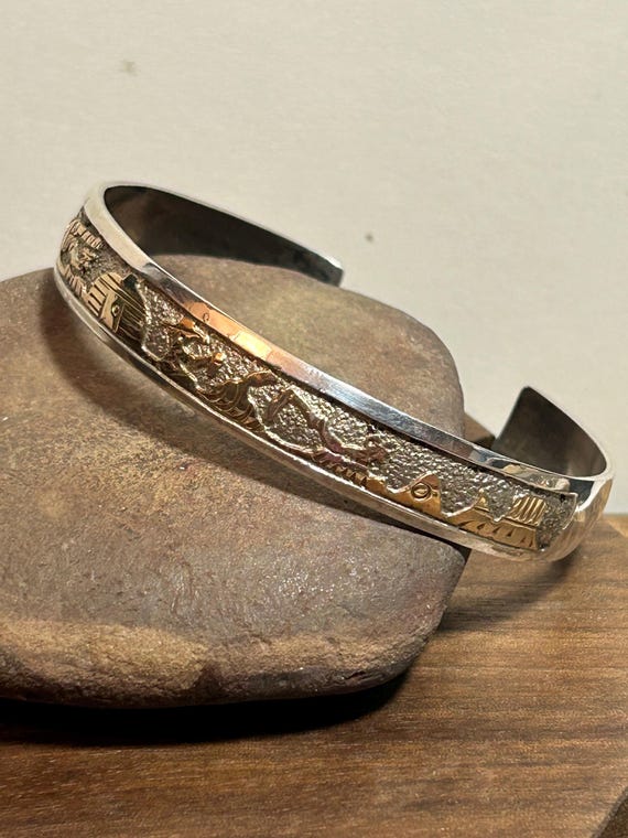 One Of A Kind Vintage Native American Navajo Gaspeite Sterling Silver Bracelet One Of A Kind Vintage Native American Navajo Gaspeite Sterling Silver Bracelet