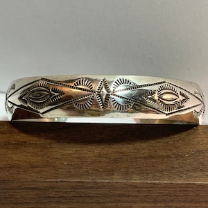 Pulsera Navajo Sterling con sello de Wilbur Tracy, joyería vintage nativa del suroeste, aniversario, cumpleaños, regalo de Navidad, día de San Valentín