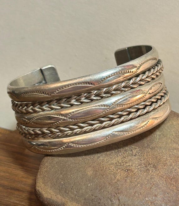 Lightning Bolt Navajoo Gaspeite Native American Jewelry Silver Bracelet Lightning Bolt Navajoo Gaspeite Native American Jewelry Silver Bracelet