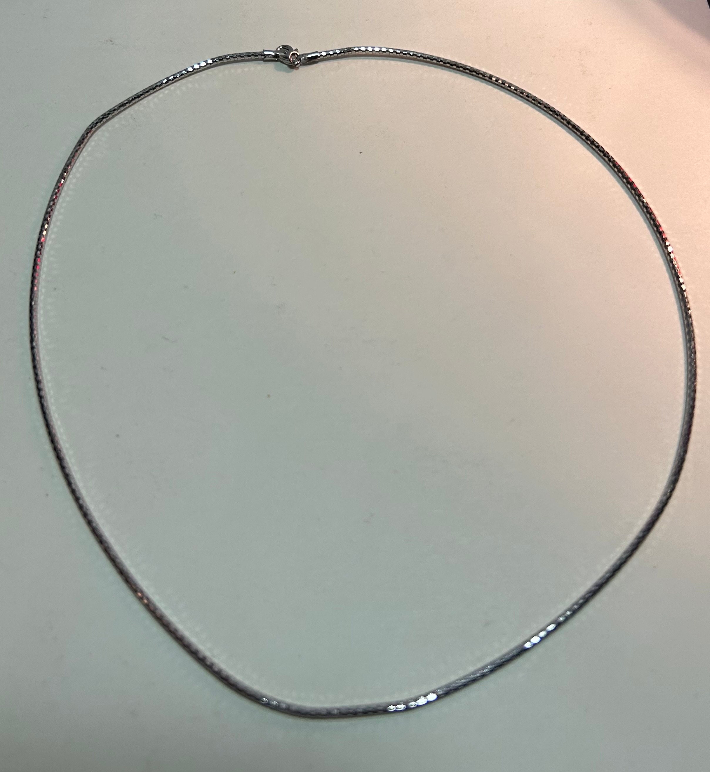 14K ホワイトゴールド ラウンド オメガ ネックレスチェーン 1.6 mm 18