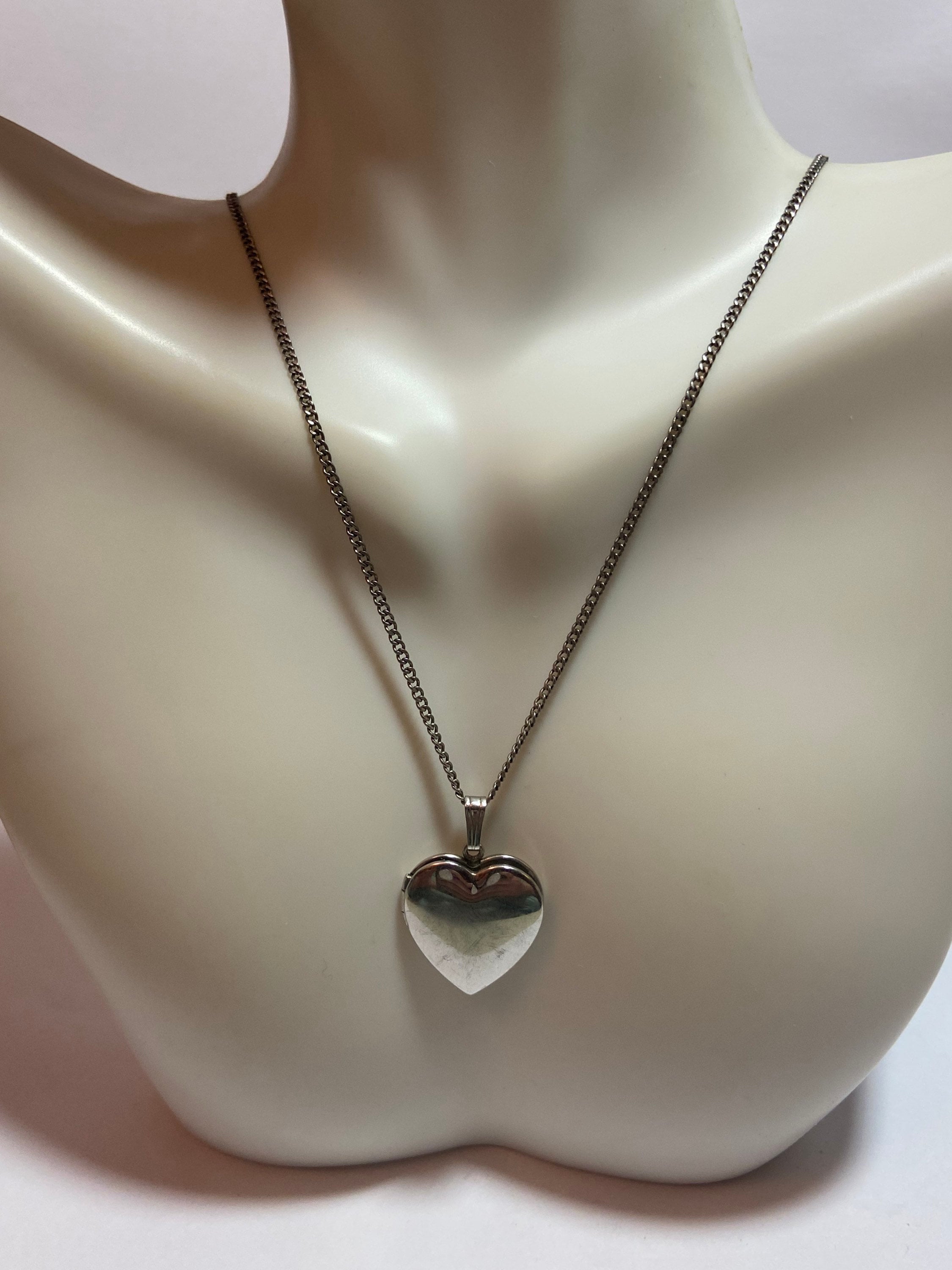 VINTAGE ETCHED HEART PICTURE LOCKET STERLING SILVER PENDANT