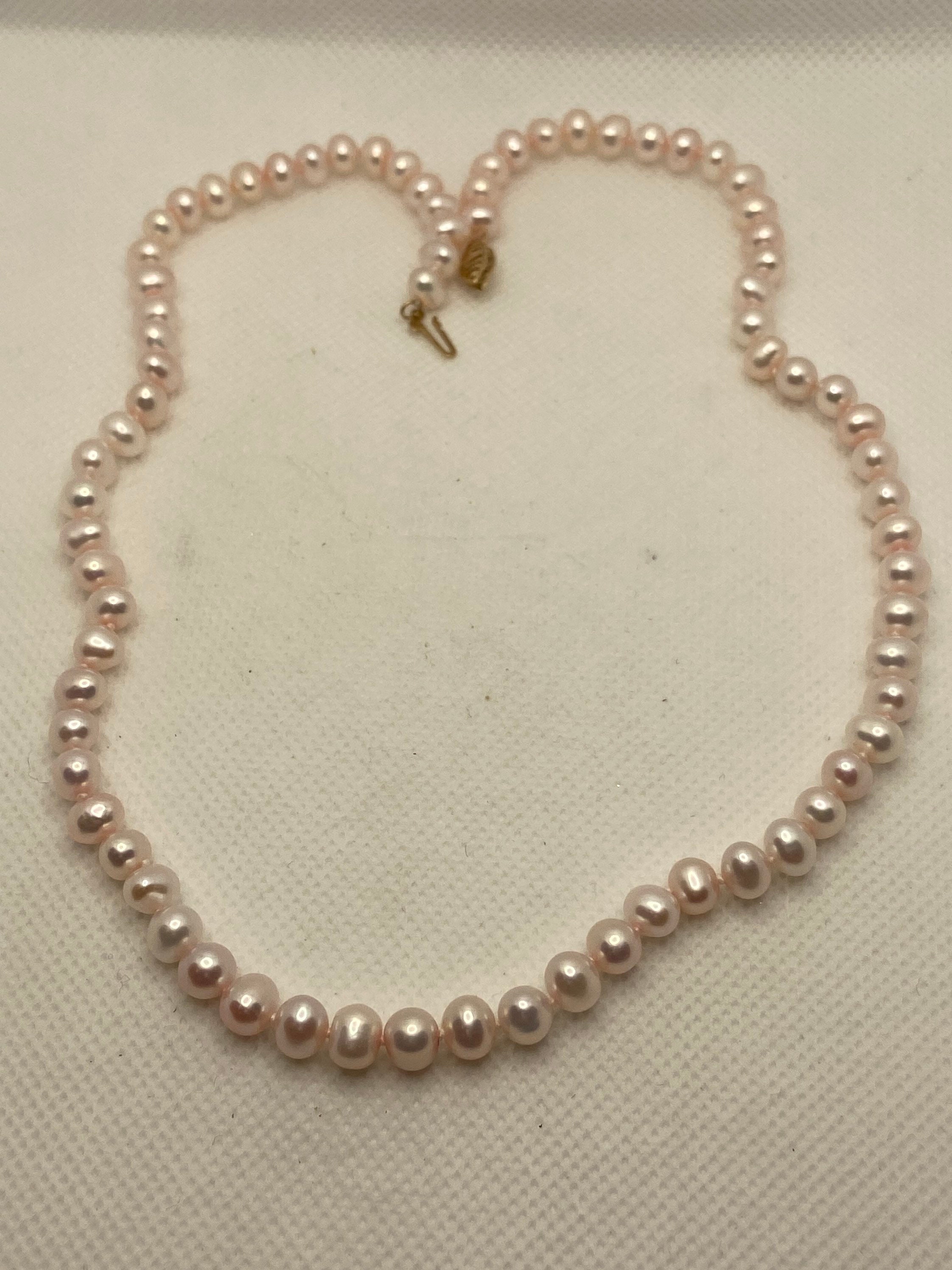 10K Pink Pearl Necklace 18