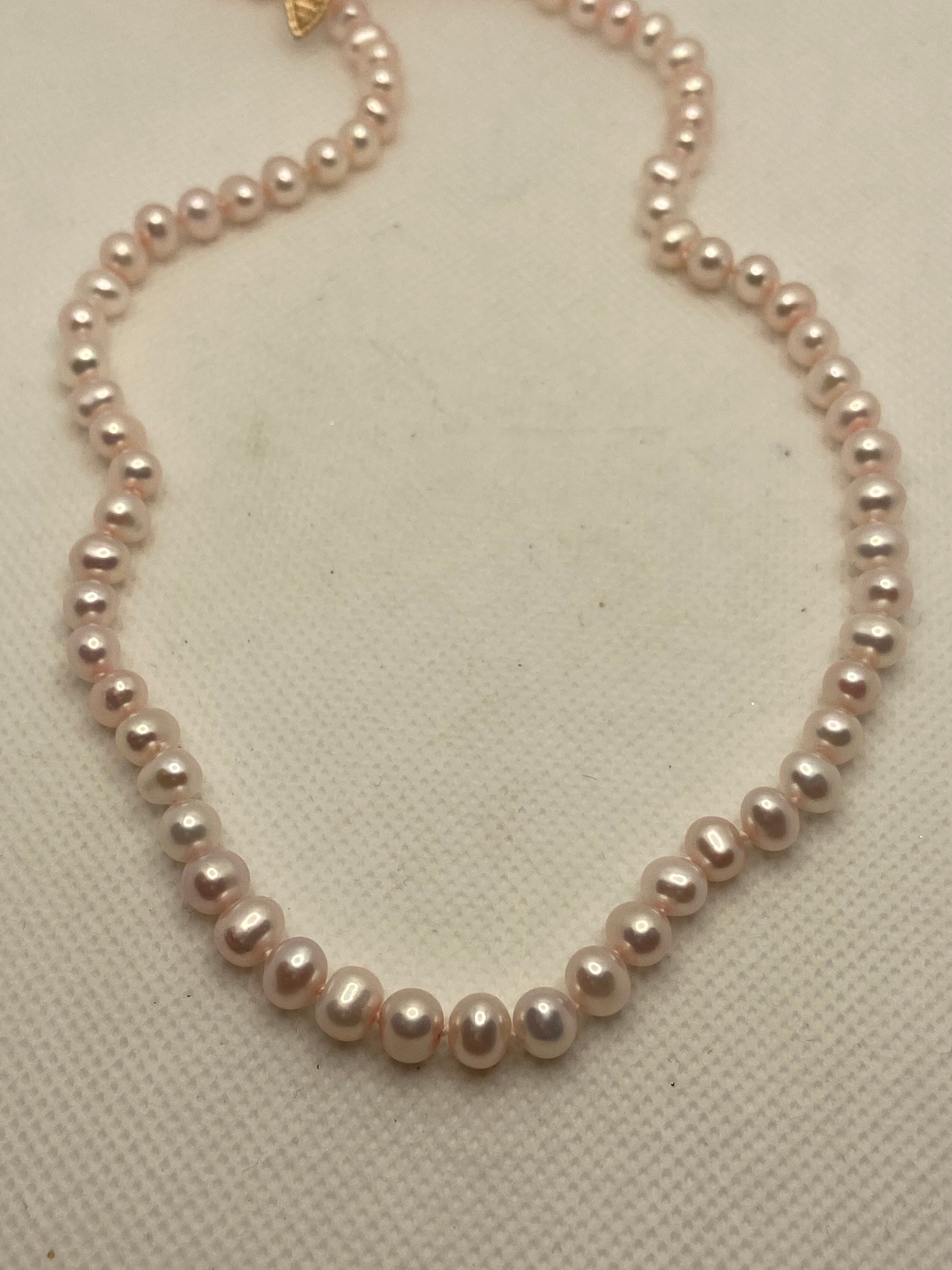 10K Pink Pearl Necklace 18