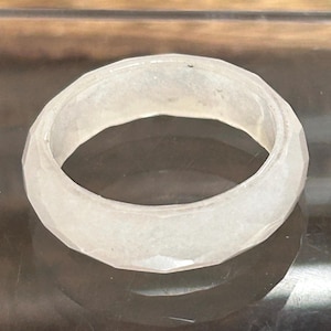 Anillo de jade blanco talla 8, piedra de jadeíta talla diamante, joyería vintage, regalo de aniversario, Navidad o cumpleaños, apilable, buena suerte y fortuna.