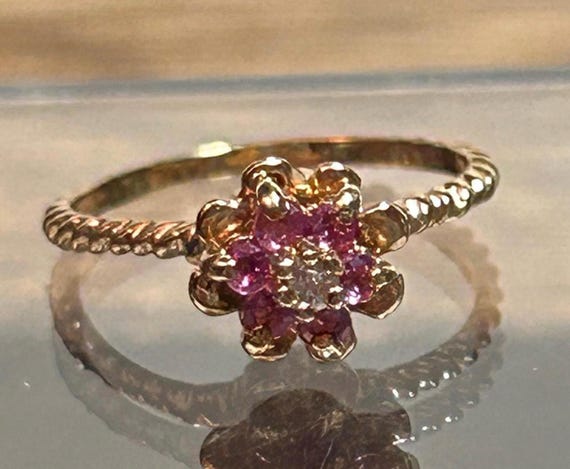 14K Ruby Flower Ring Sz 6 Multi Stone Rubies CZ 1… - image 3