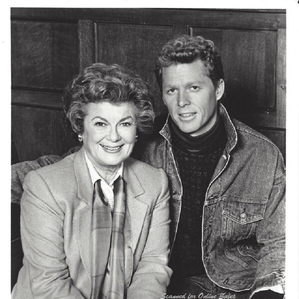 Perry Mason Barbara Hale Della Street William Katt 8x10 Photo