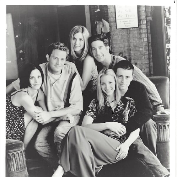 Friends Courtney Cox Matthew Perry Jennifer Aniston Lisa Kudrow David Schwimmer 8x10 Photo