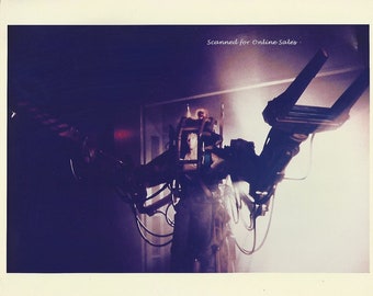 Aliens Sigourney Weaver Ripley Dons Robotic Gear 8x10 Photo