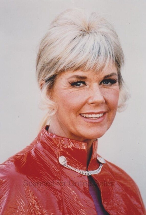 Doris Day Shiny Red Raincoat 4x6 Photo 
