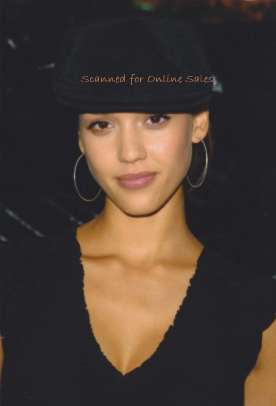 JESSICA ALBA IN OUR FAN EARRINGS – DeanDavidson.com