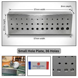 Könnte beinhalten: Eine rechteckige Metallplatte mit 36 Löchern, 5,7 cm breit, 2 cm hoch und 8 mm tief. Die Platte ist mit "Small Hole Plate, 36 Holes" beschriftet. Die Platte ist für Präzisionsarbeiten konzipiert.