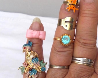 Lot of 5 FUN FASHION RINGS Puppy Pink Bow Parrot Blue Stone Band Bubblegum Size 3 – 7.5